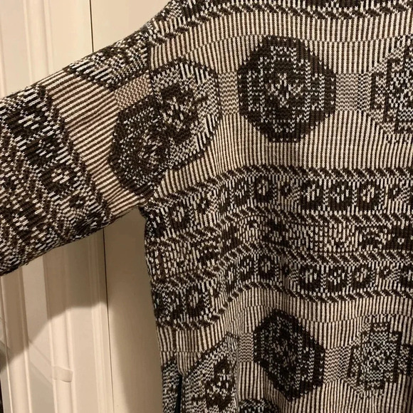 LF cardigan/ sweater / jacket - Picture 6 of 7